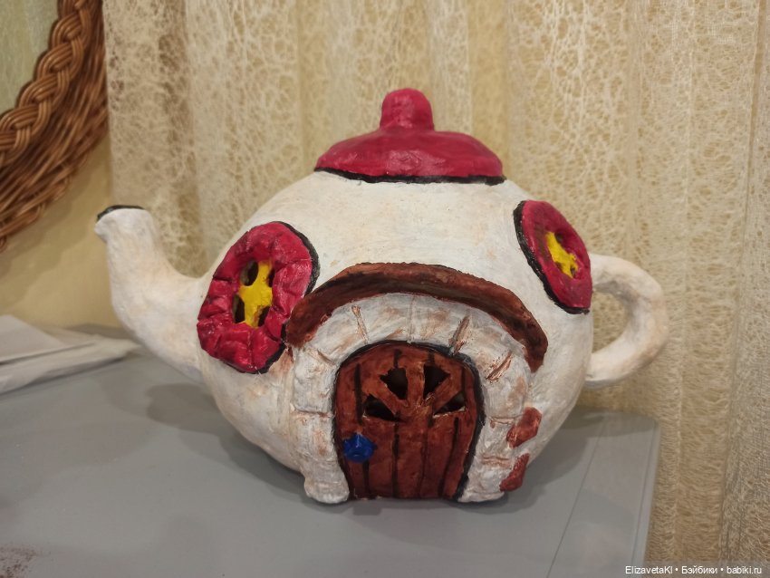 Домик на клумбу — Авторские игрушки из разных материалов: синельная проволока