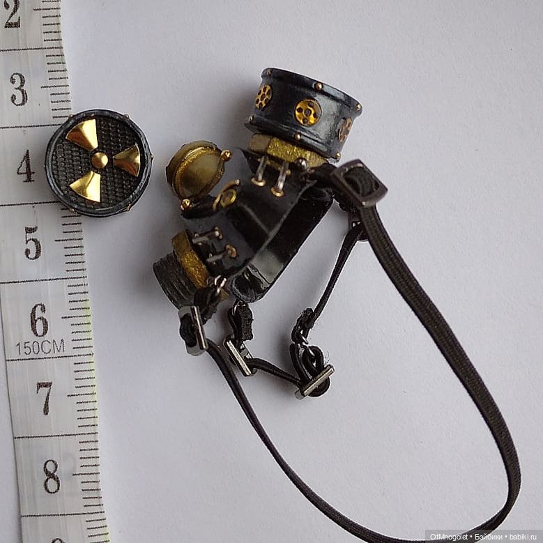 Распиратор стимпанк 1/4 — Авторские игрушки из разных материалов: синельная проволока (фото 2)