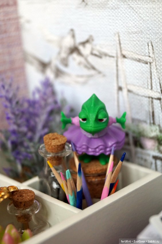 Спальня для Рапунцель — Румбоксы и кукольные интерьеры: фото