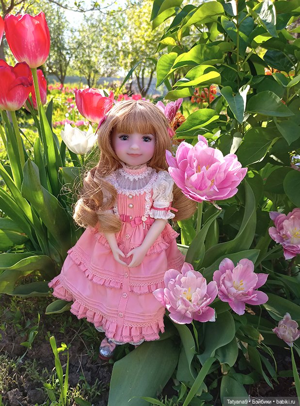 Дарла в весеннем саду — Куклы Ruby Red (Руби Ред) Fashion Friends: Siblies (фото 3)