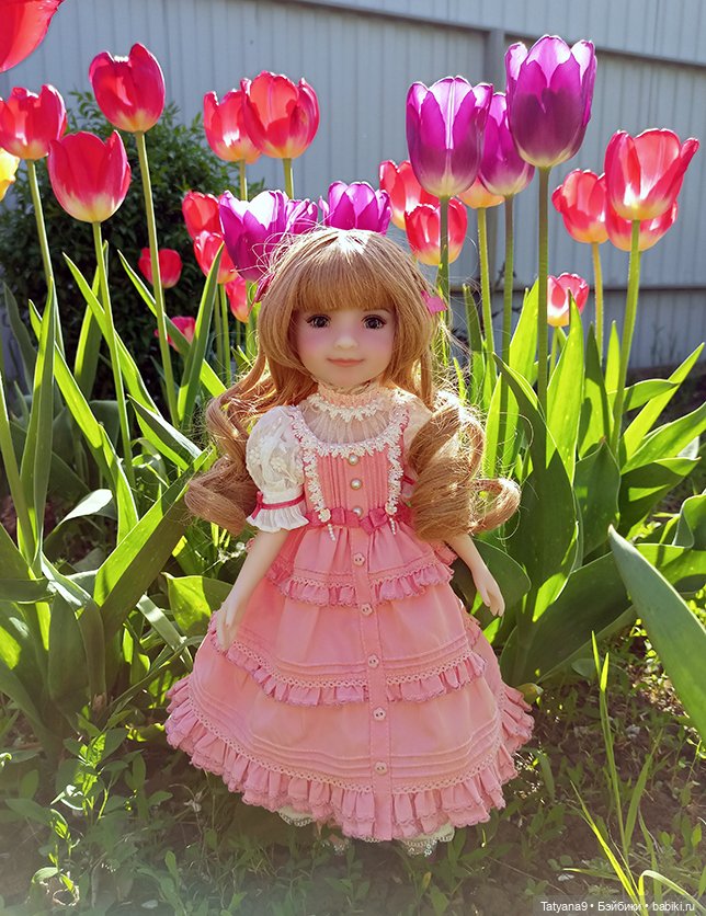 Дарла в весеннем саду — Куклы Ruby Red (Руби Ред) Fashion Friends: Siblies (фото 2)