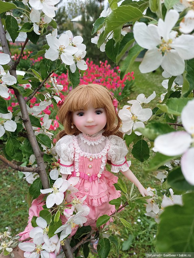 Дарла в весеннем саду — Куклы Ruby Red (Руби Ред) Fashion Friends: Siblies (фото 8)