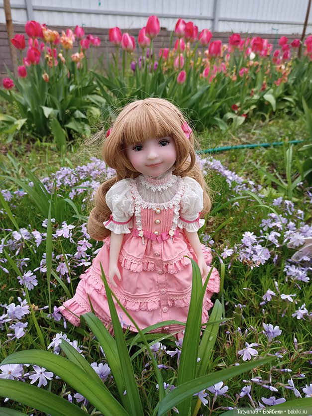 Дарла в весеннем саду — Куклы Ruby Red (Руби Ред) Fashion Friends: Siblies (фото 7)