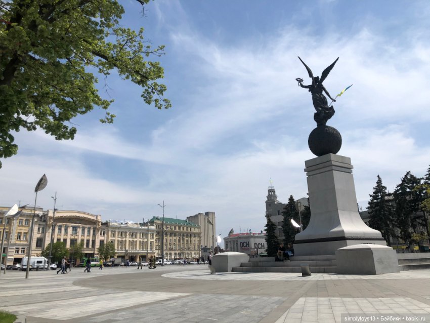 Мишка приглашает на прогулку