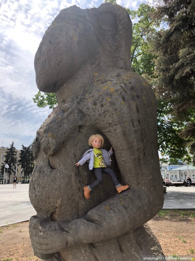 Мишка приглашает на прогулку