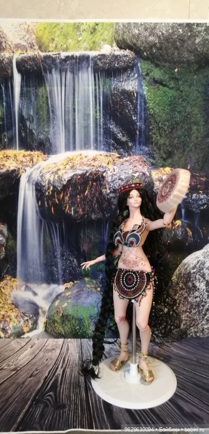 Шаманка Адель готовится покинуть дом (фото 6)