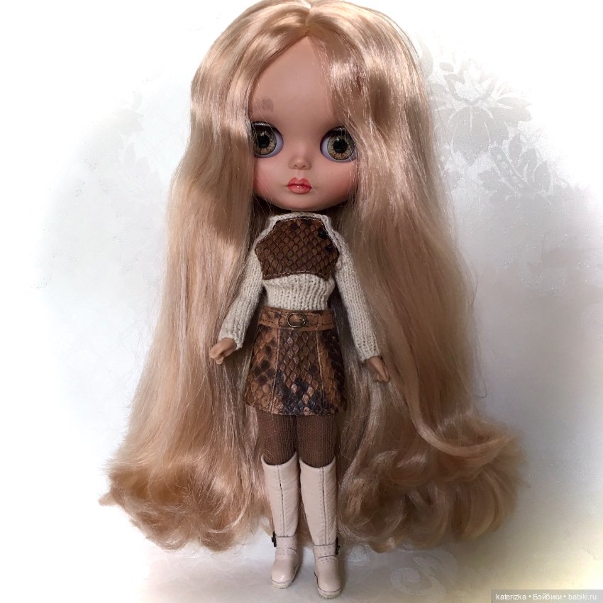 Одежда и обувь для Блайз из натуральной кожи