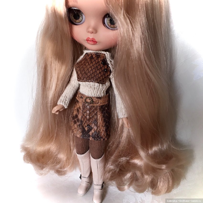 Одежда и обувь для Блайз из натуральной кожи