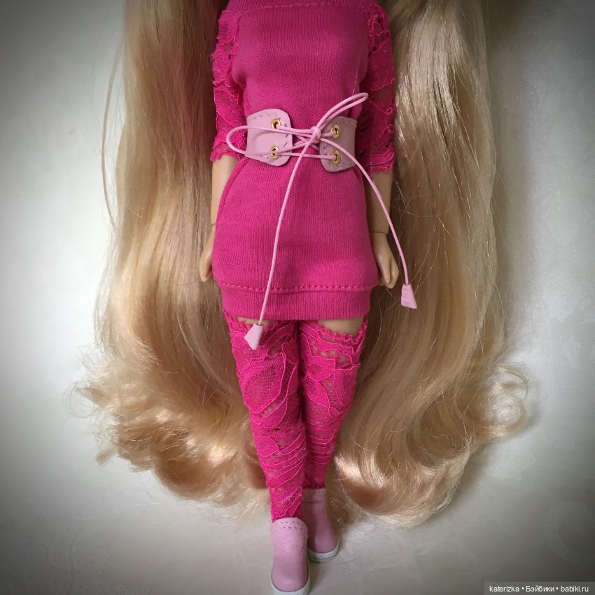 Одежда и обувь для Блайз из натуральной кожи