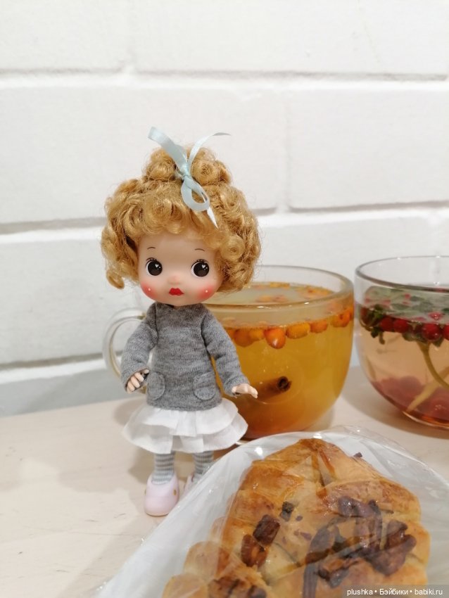Малышка с золотыми кудряшками. Куколка mini cherry от PeachFace