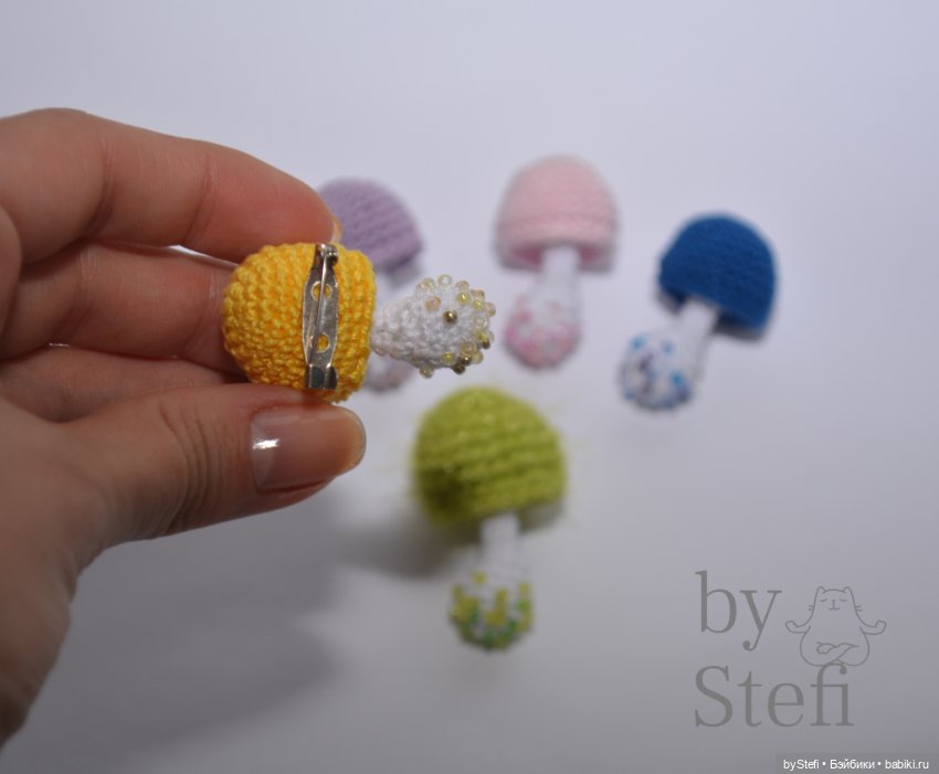 Брошечки грибочки — Вязаные игрушки и амигуруми: крючком (фото 4)