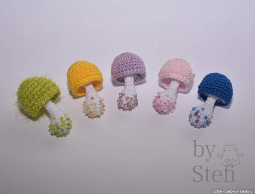 Брошечки грибочки — Вязаные игрушки и амигуруми: крючком