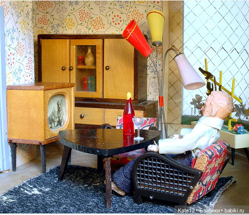 Кукольные домики 1950-60-х годов. Телевизоры и радиоприемники (фото 5)