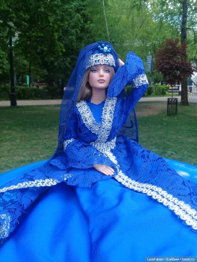 Сапфировый наряд для Агнеты в персидском стиле (фото 2)