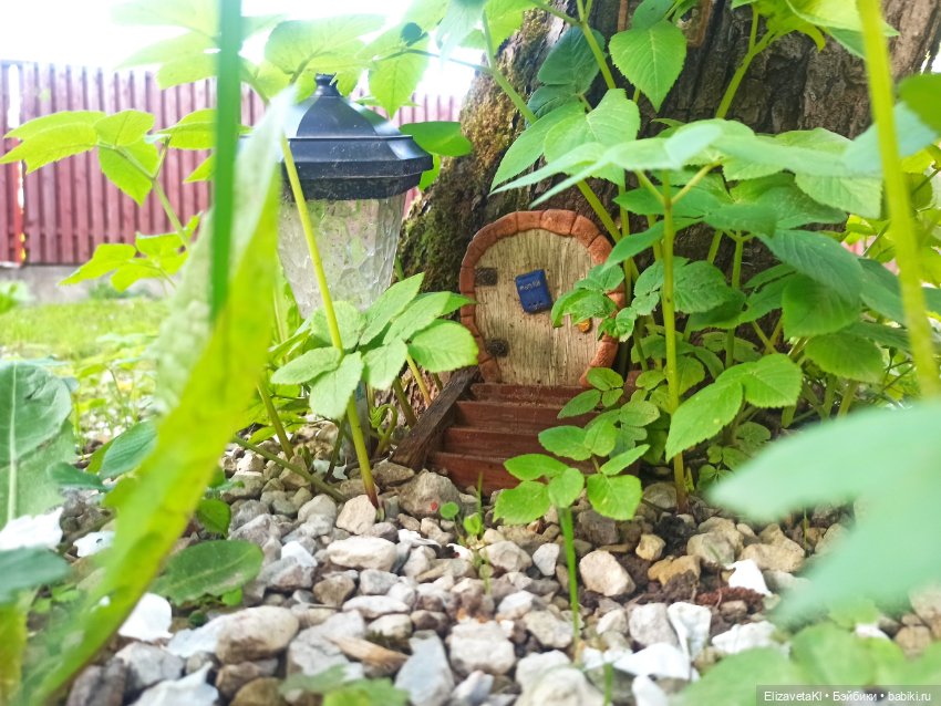 Уборка под яблоней. Realpuki. 117 часть (фото 2)