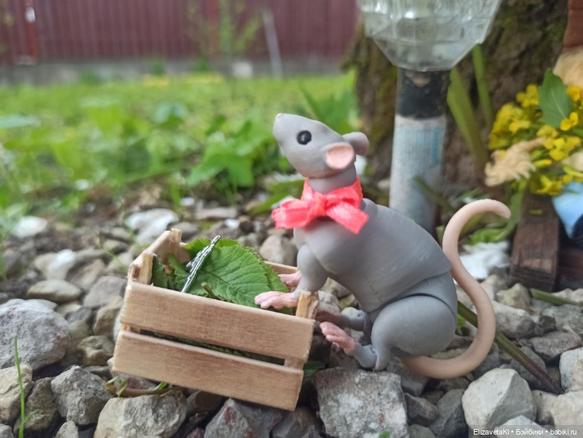 Уборка под яблоней. Realpuki. 117 часть