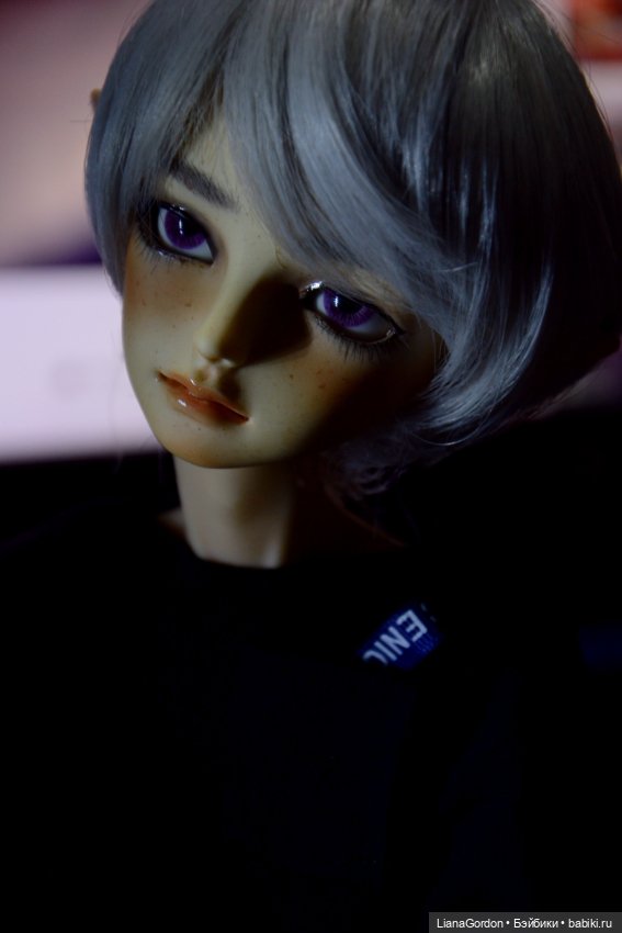 Малыш Раин приполз отвлечь меня от работы