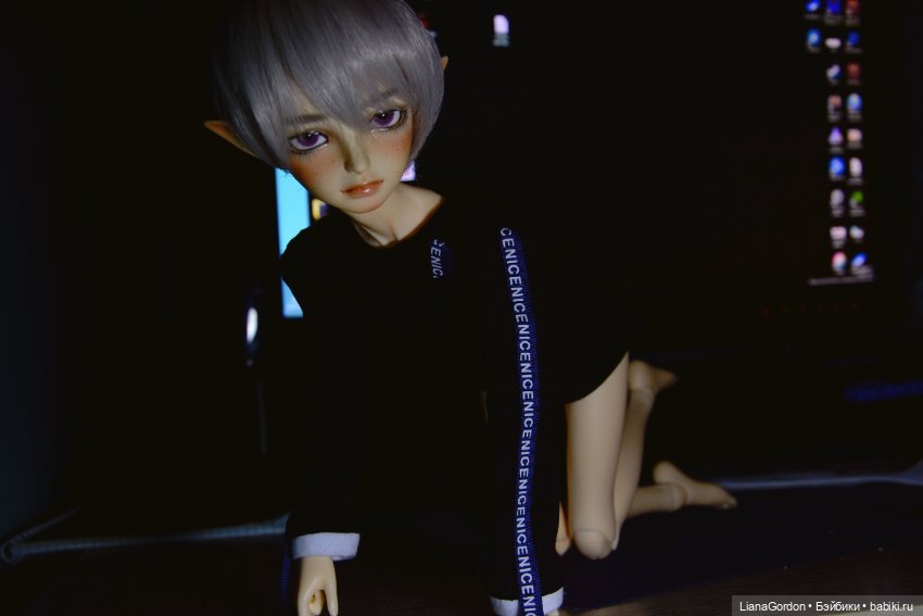 Малыш Раин приполз отвлечь меня от работы (фото 5)