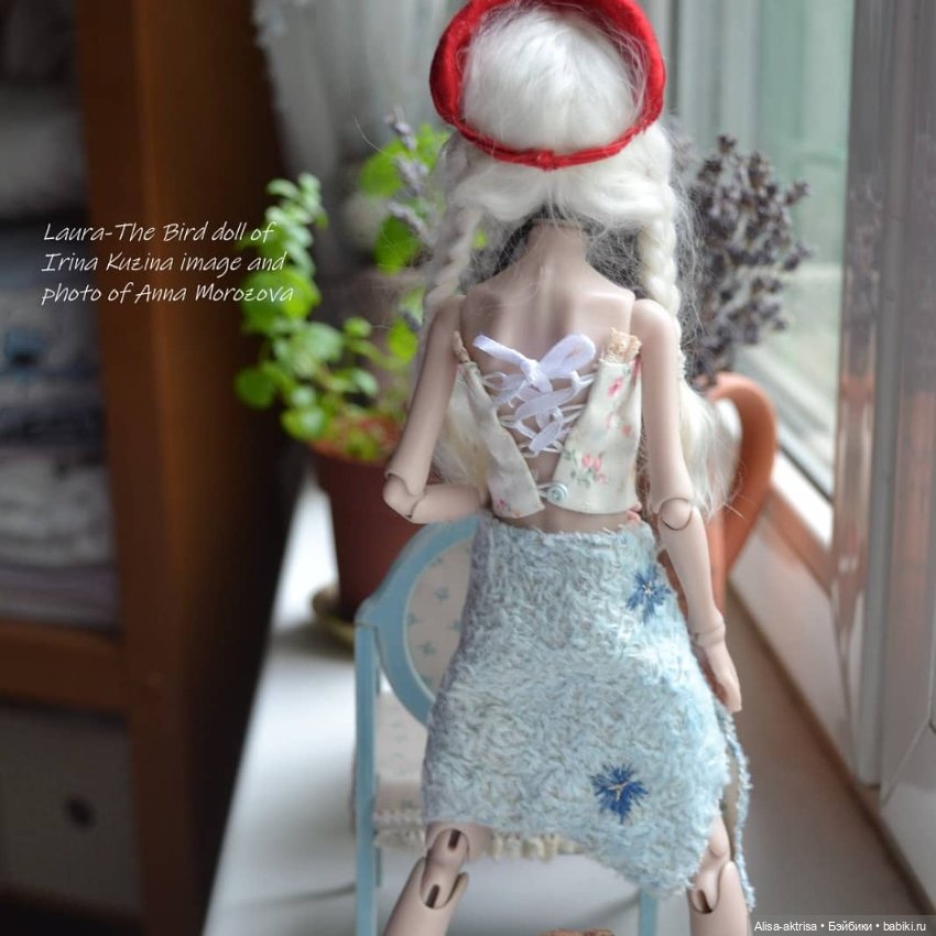 Птичка ,встречает лето! Тепло, вспомнилась Испания, Италия и маскарады