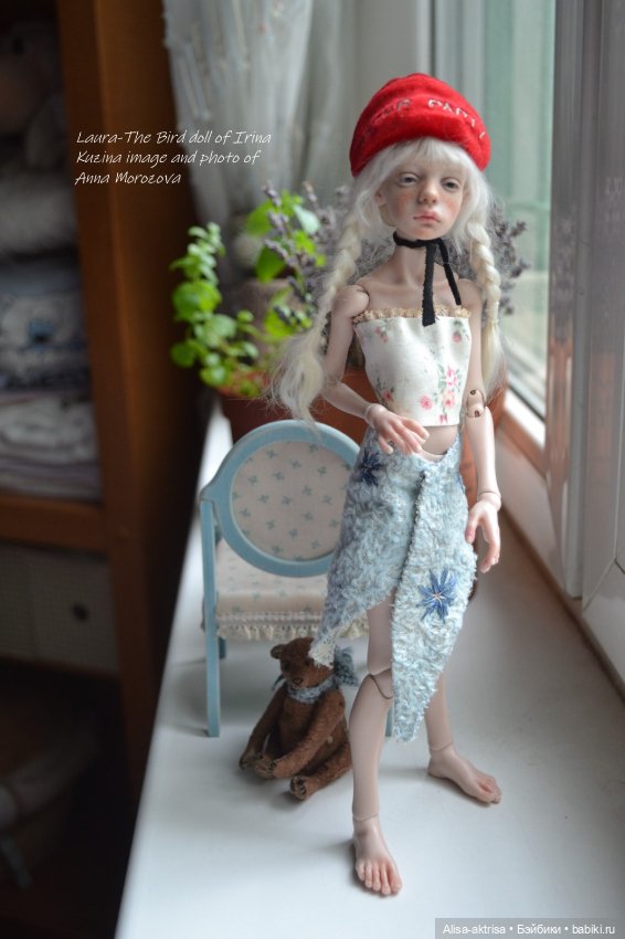 Птичка ,встречает лето! Тепло, вспомнилась Испания, Италия и маскарады