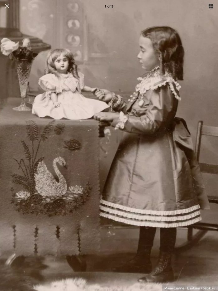 Девочки из прошлого, и их куклы