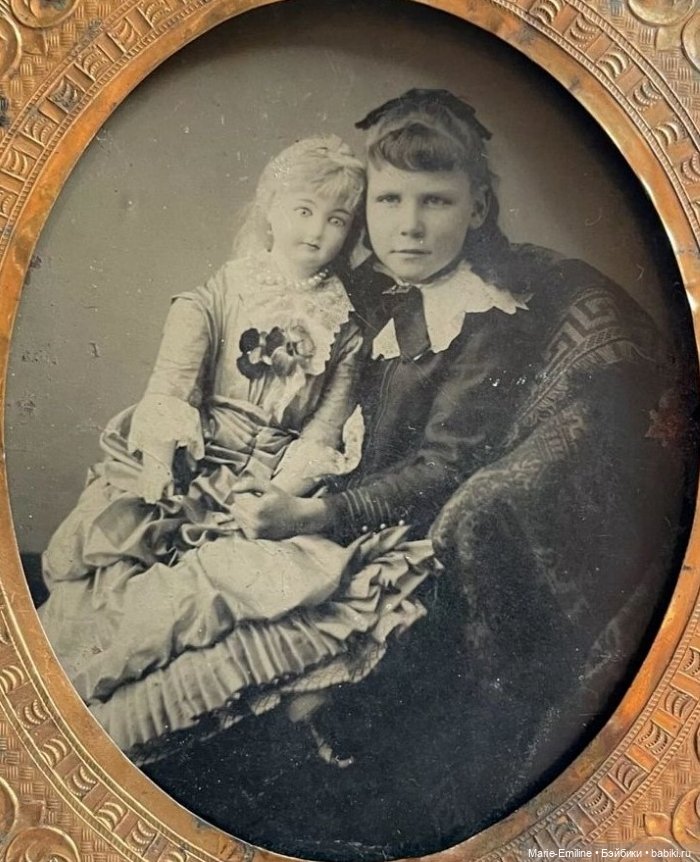 Девочки из прошлого, и их куклы