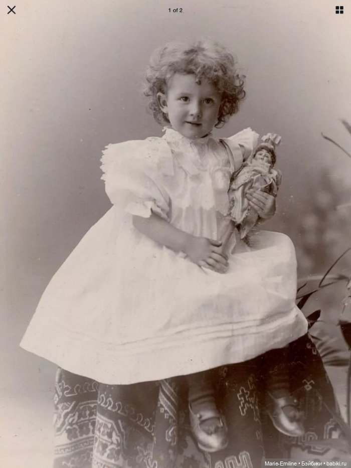 Девочки из прошлого, и их куклы