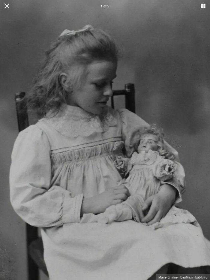 Девочки из прошлого, и их куклы