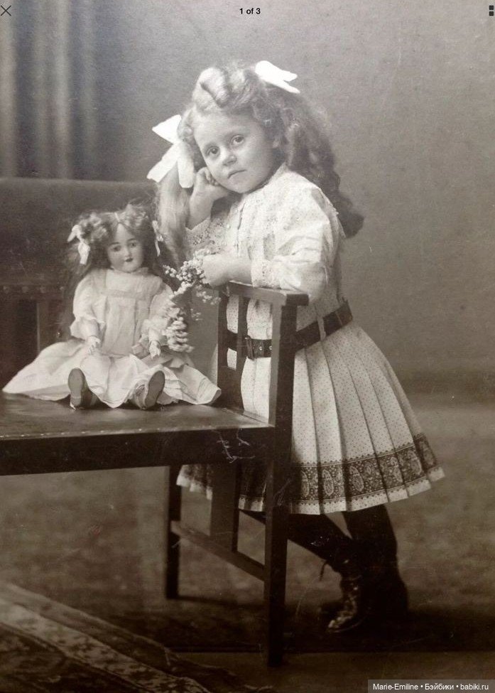 Девочки из прошлого, и их куклы