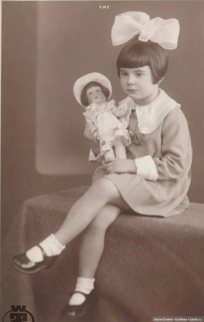 Девочки из прошлого, и их куклы