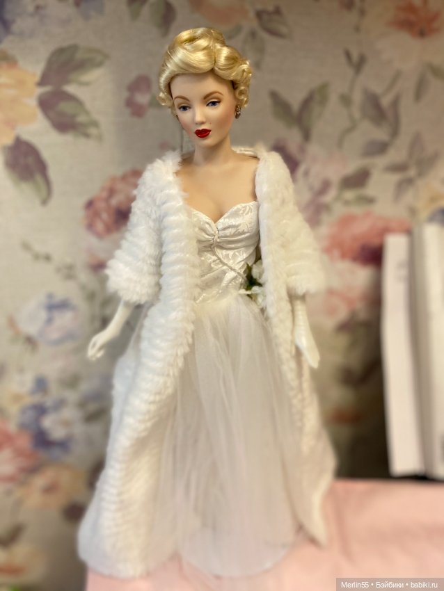 Просвещается 95 летию Мерлин Монро