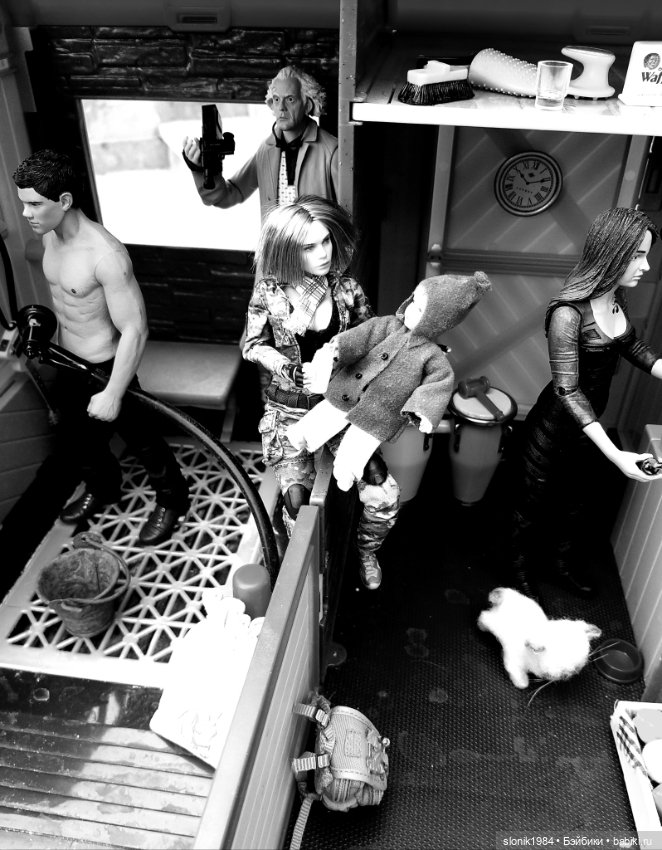 Мир на ладони. Экшен-фигурки 1:12