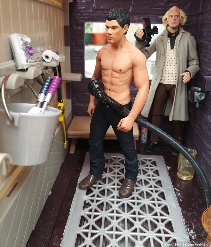 Мир на ладони. Экшен-фигурки 1:12