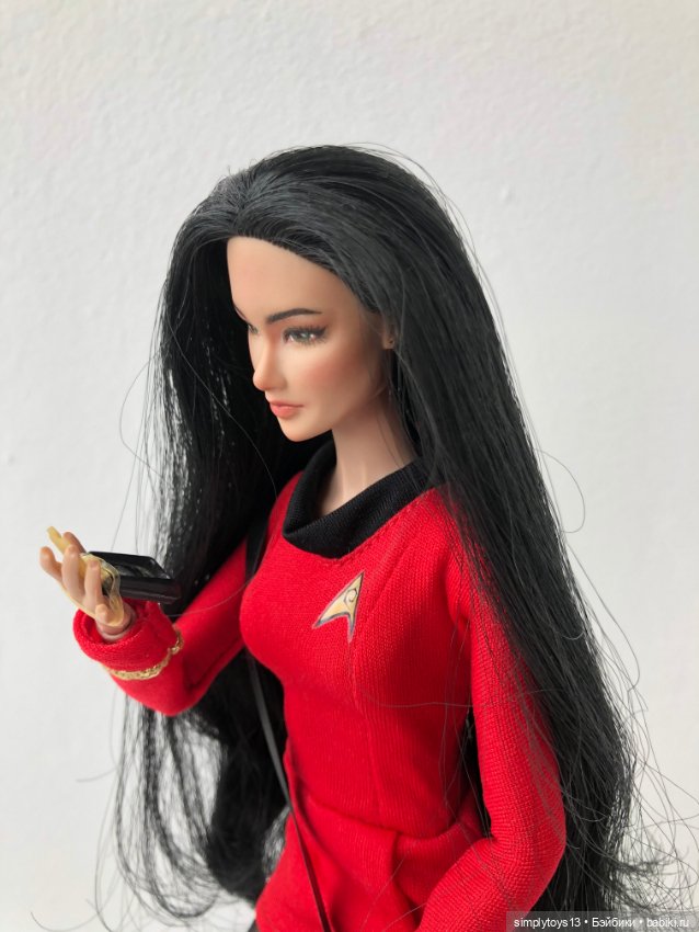 Перевоплощение в лейтенанта Ухуру (фото 3)