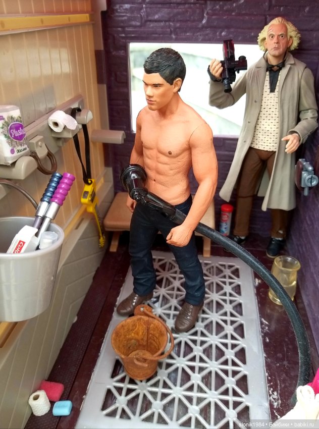 Мир на ладони. Экшен-фигурки 1:12