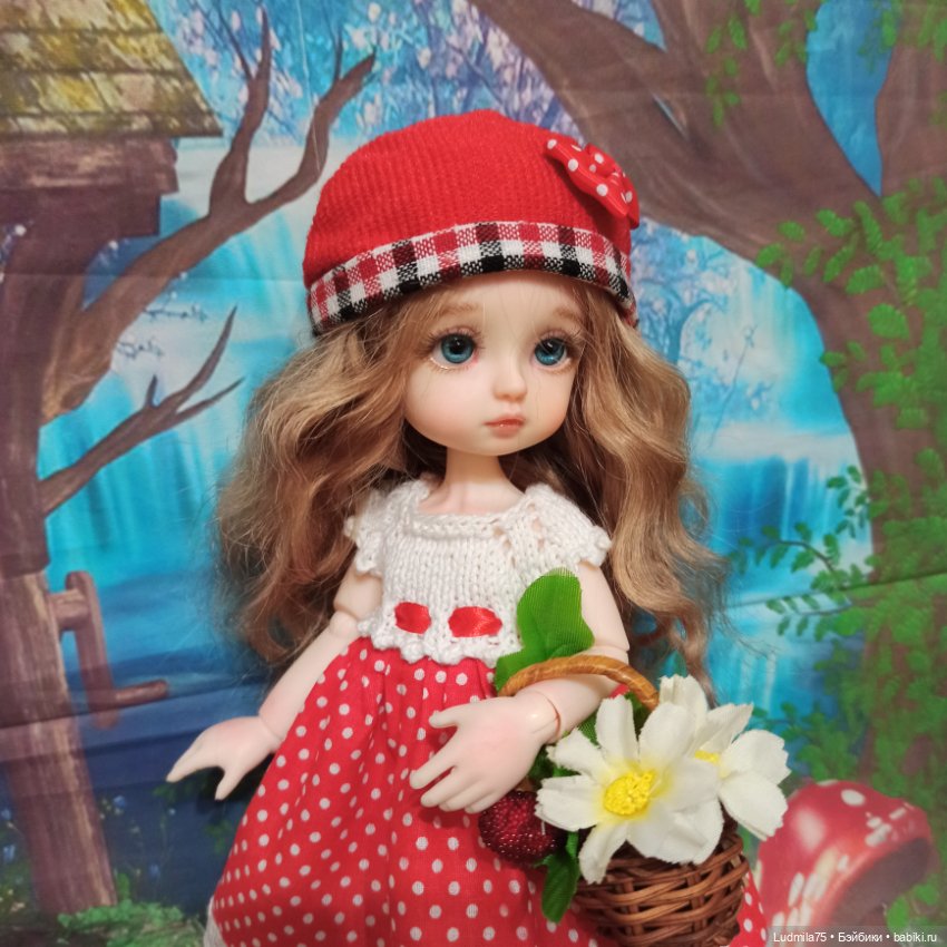 Красная Шапочка по лесу шла