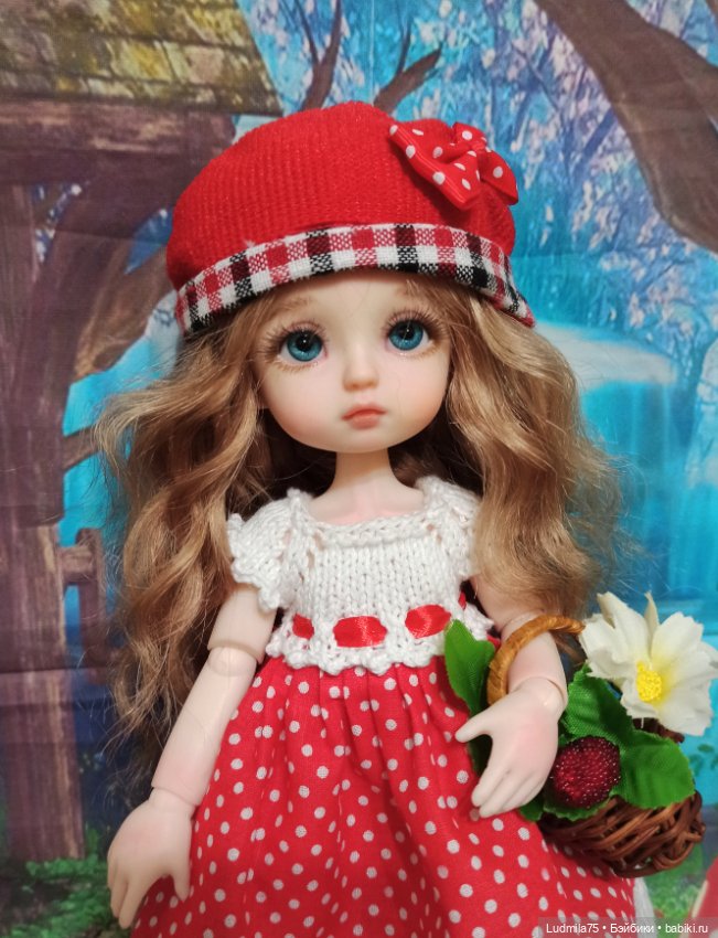 Красная Шапочка по лесу шла