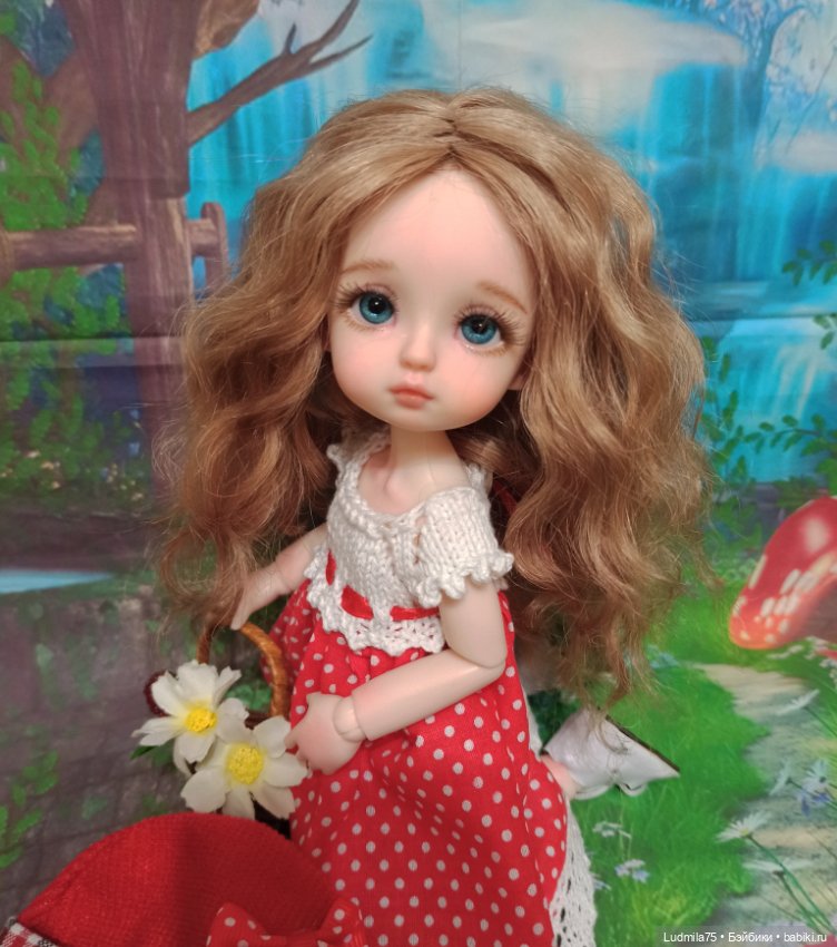 Красная Шапочка по лесу шла