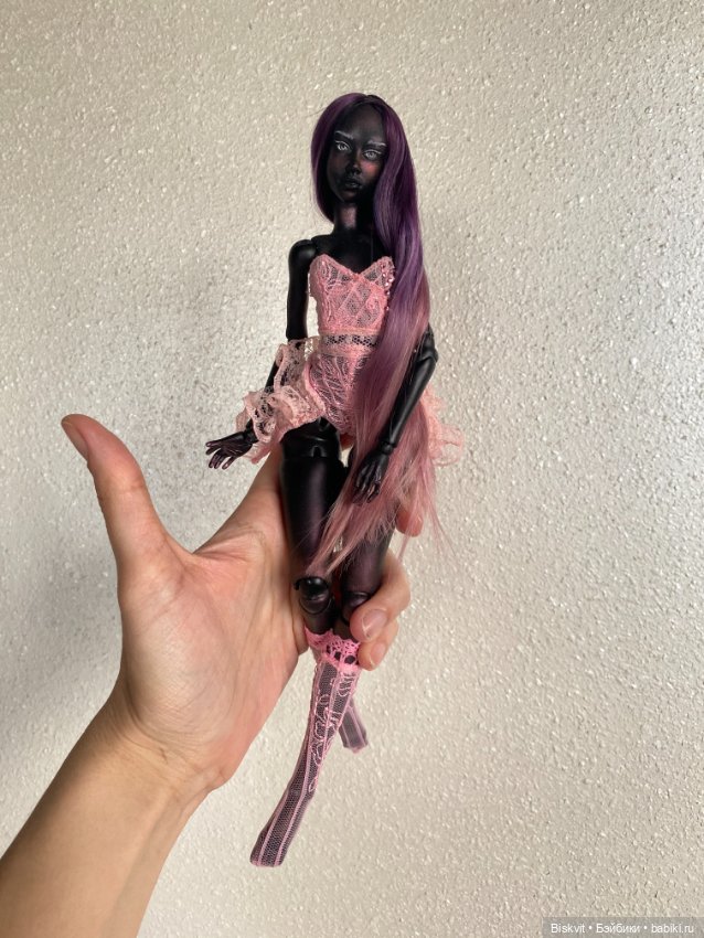 По запросам показываю совсем чёрных кукол