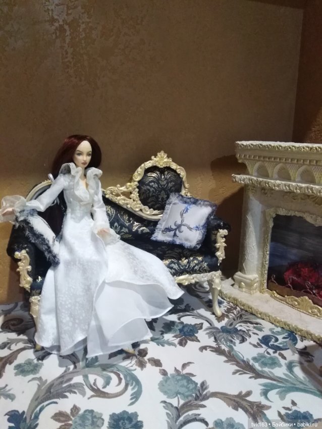 Диван-кушетка темно-синего цвета (фото 4)