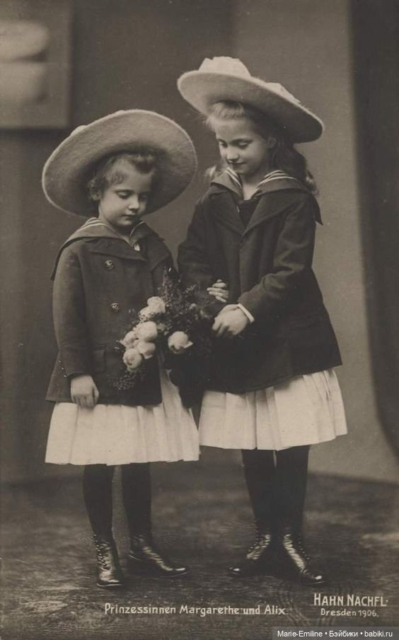 Дети из прошлого, и их наряды