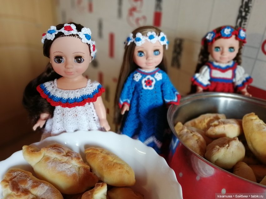 А у нас сегодня пирожки — Российские куклы Весна (фото 3)