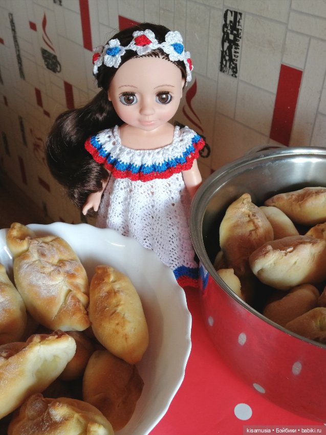 А у нас сегодня пирожки — Российские куклы Весна (фото 5)