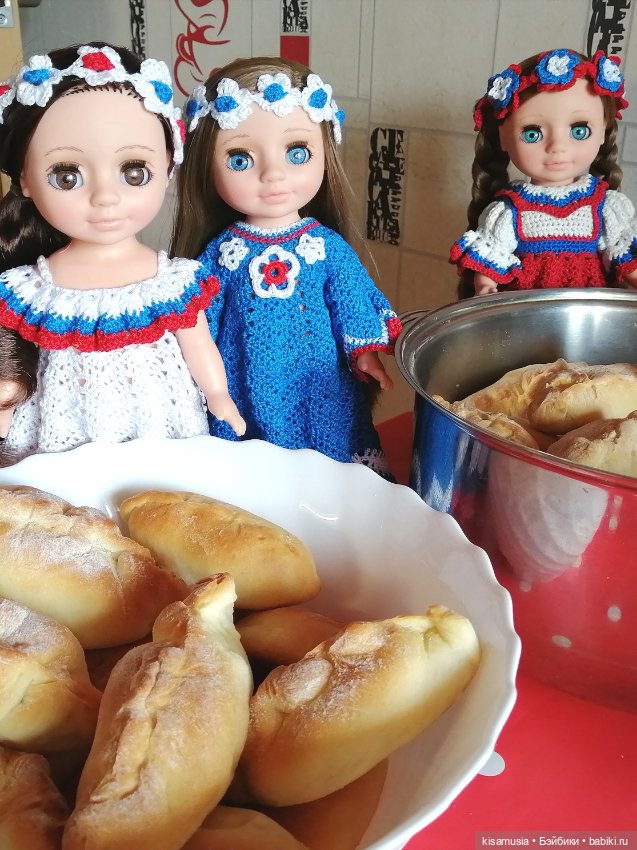 А у нас сегодня пирожки — Российские куклы Весна (фото 4)