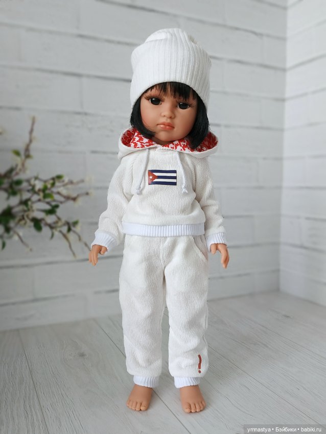 Ruby red и Оливия Llorens, сравнение кукол (фото 9)