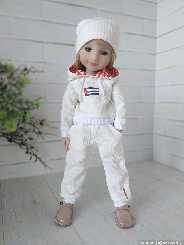 Ruby red и Оливия Llorens, сравнение кукол (фото 8)