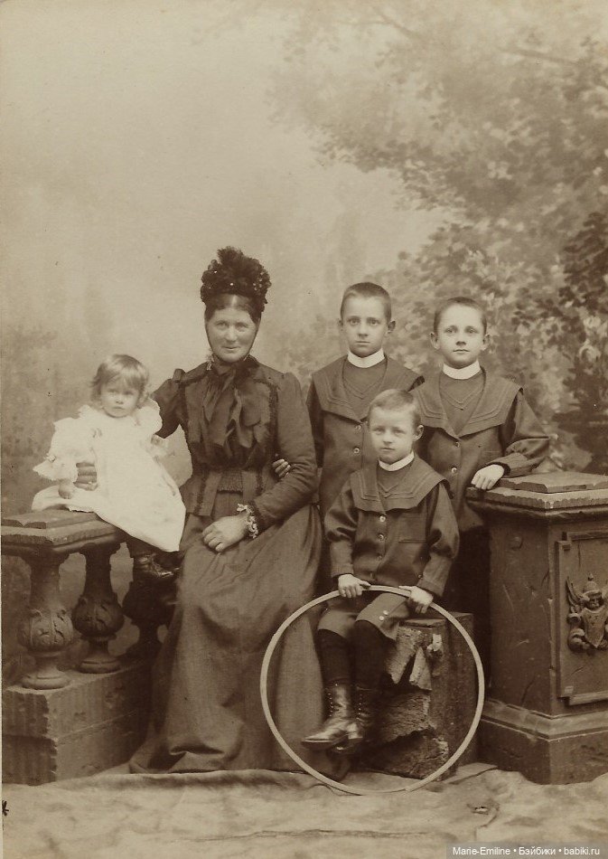 Семейные фотографии из прошлого