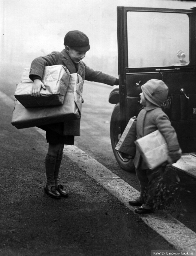 У витрины с куклами — Винтажные куклы ГДР (Немки): Бигги