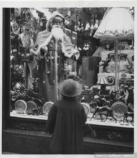 У витрины с куклами — Винтажные куклы ГДР (Немки): Бигги