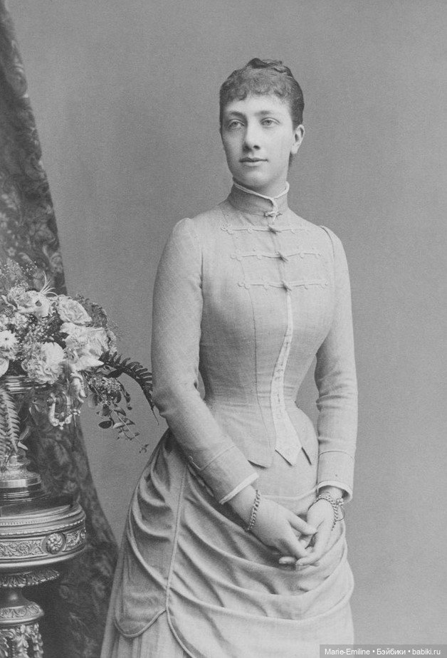 Молодые дамы из прошлого — Всё об антикварных куклах: история